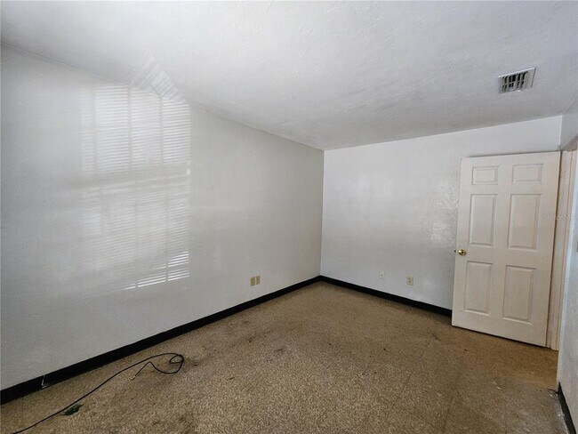 Building Photo - 5817 NW 23rd Terrace