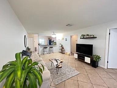 Building Photo - 5265 E Bay Dr