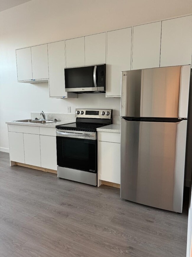 Building Photo - 1265 12th Ave