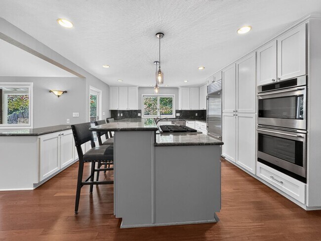 Building Photo - Gorgeous Single Level Home with Pool in Alamo Available Now!