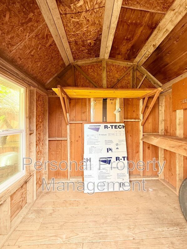 Building Photo - 5621 NE 64th Street