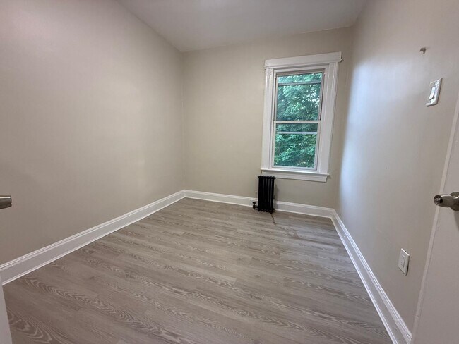 Building Photo - 221 Wilkinson Ave