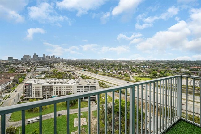 Primary Photo - 5925 Almeda Rd