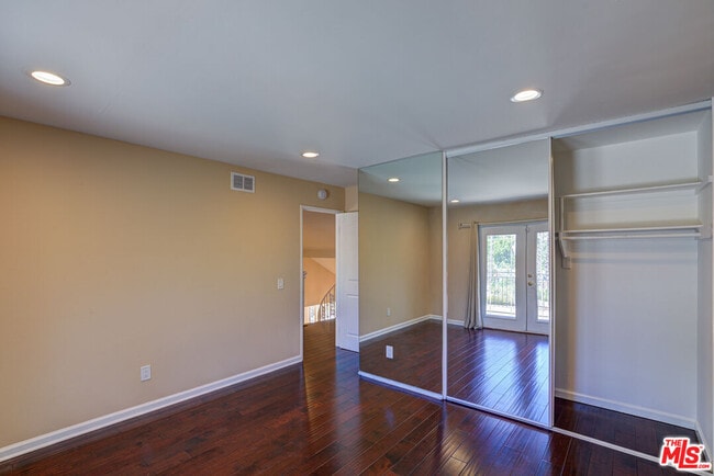 Building Photo - 4041 Alonzo Ave