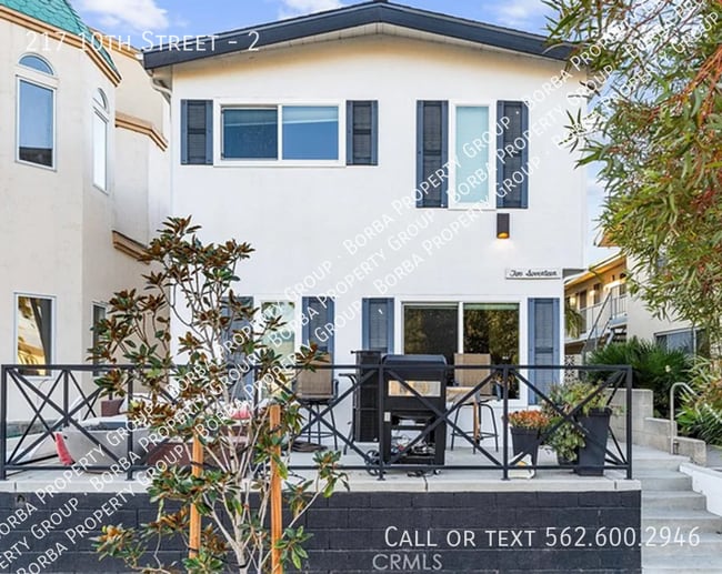 Building Photo - 217 10th St