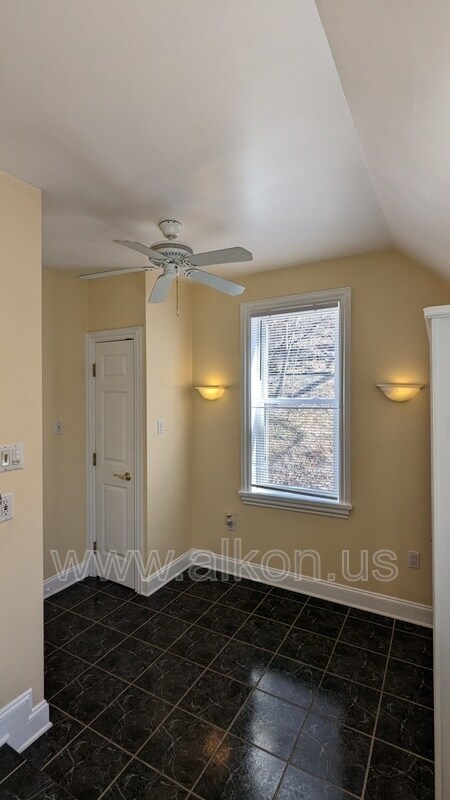 Building Photo - 1401 Nobles Ln
