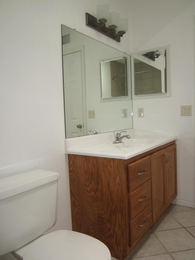 Building Photo - 215 Mulberry Ave
