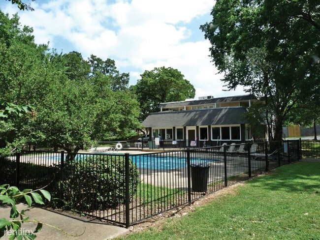 Building Photo - 5522 Woodbrier Dr