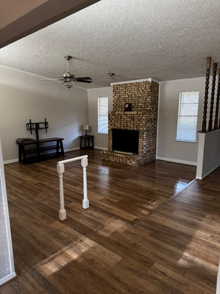 Building Photo - 15712 Top Ct