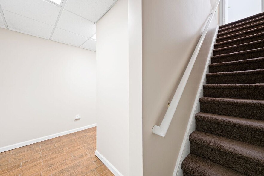 Building Photo - 1083 Soaring Way