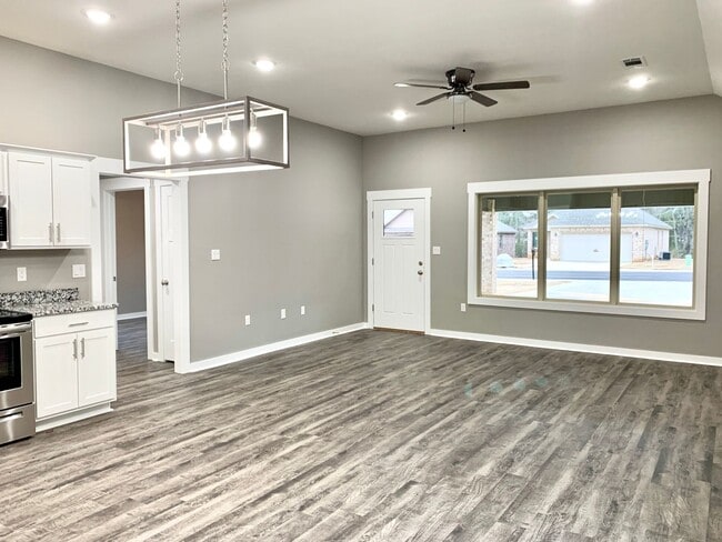 Building Photo - Modern 3-BR/2-BA Home Near ASU