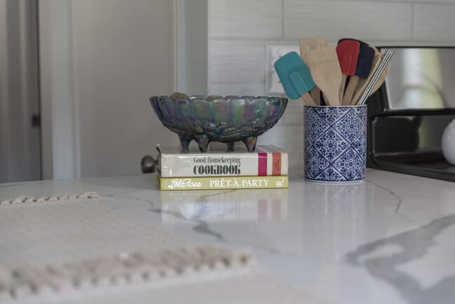 Building Photo - 6430 Olde York Rd