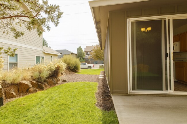 Building Photo - Modern Duplex with Garage and Backyard