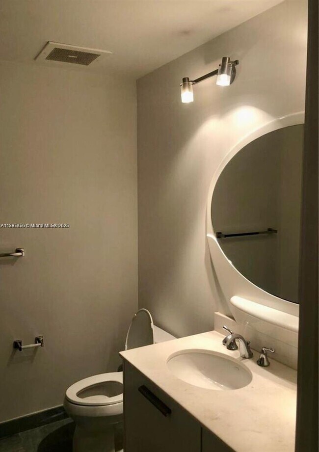 Building Photo - 1050 Brickell Ave