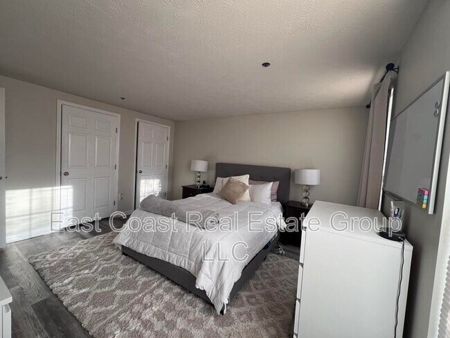 Building Photo - 615 Himes Ave