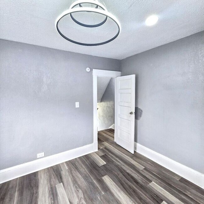 Building Photo - 3-Bedroom Home with Attic and Basement in ...