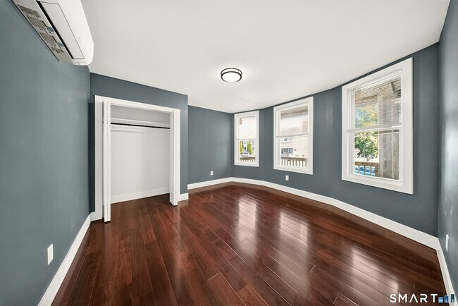 Building Photo - 359 Park Ave