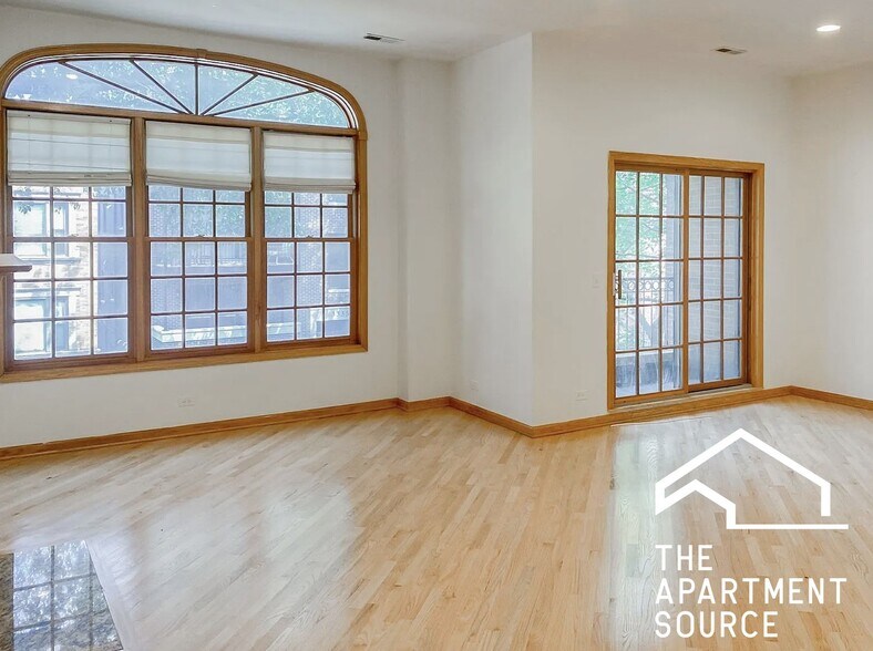 Building Photo - 3338 N Sheffield Ave