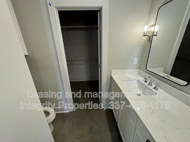 Building Photo - 106 Satsuma Dr