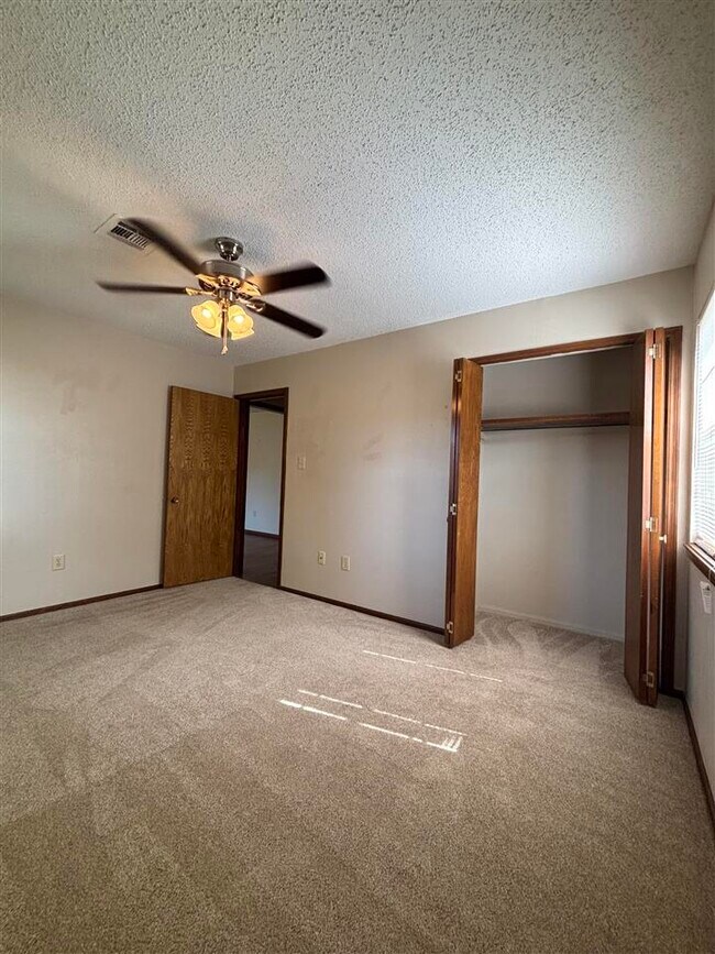 Building Photo - 2322 NW 78th St