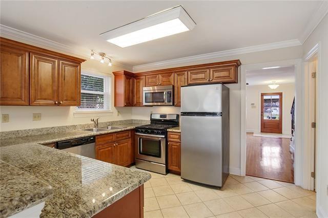 Building Photo - 348 W Robert E Lee Blvd