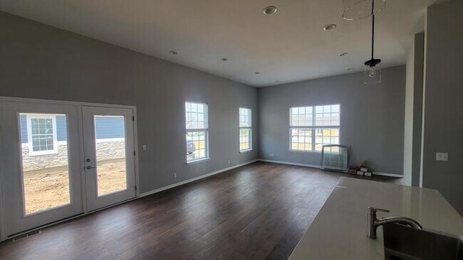 Building Photo - Maintenance free living in Blue Valley School district