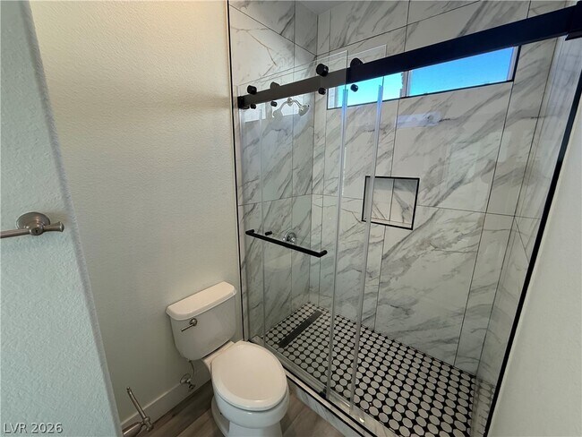 Building Photo - 5568 Jelsma Ave