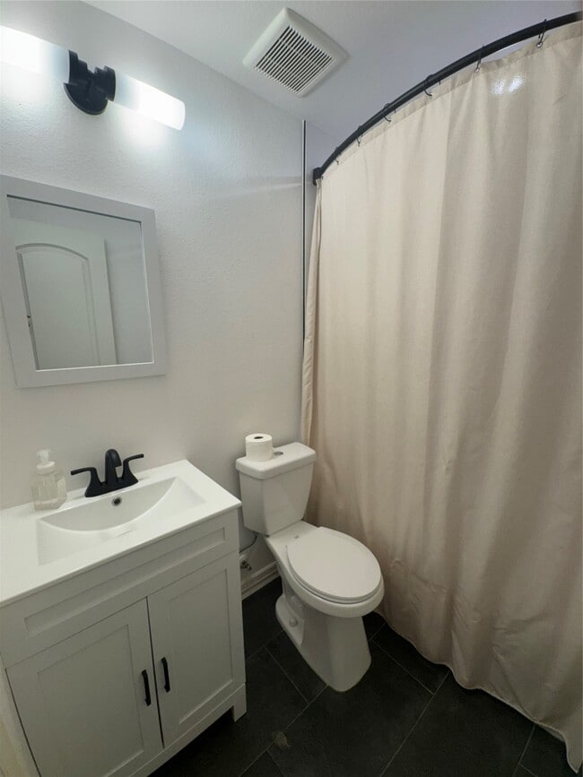 Building Photo - 8125 Sunnyhill St