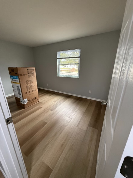 Building Photo - 1114 5th St