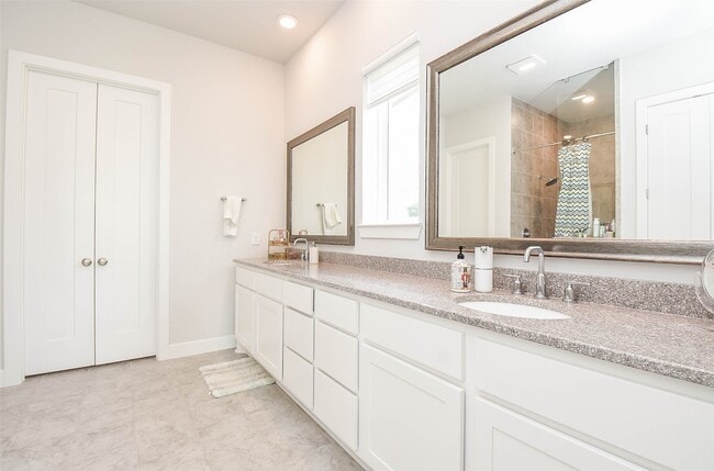 Building Photo - 8906 Luddenham Lilac Ln