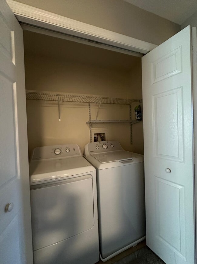 Building Photo - 14170 Oakham St