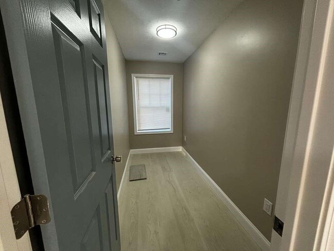 Building Photo - 375 Public St