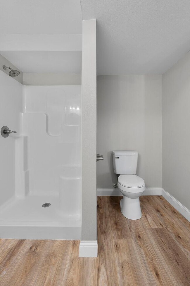 Building Photo - 424/426 E. Deerwood Dr