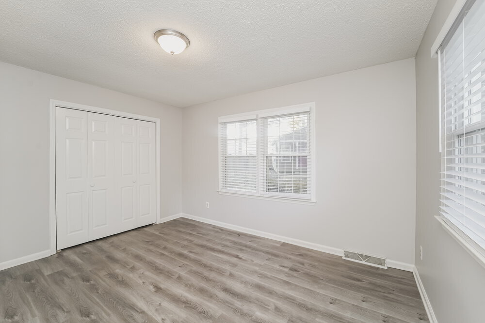 Building Photo - 2215 Knollgate Dr