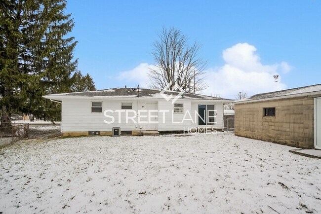 Building Photo - REDUCED!