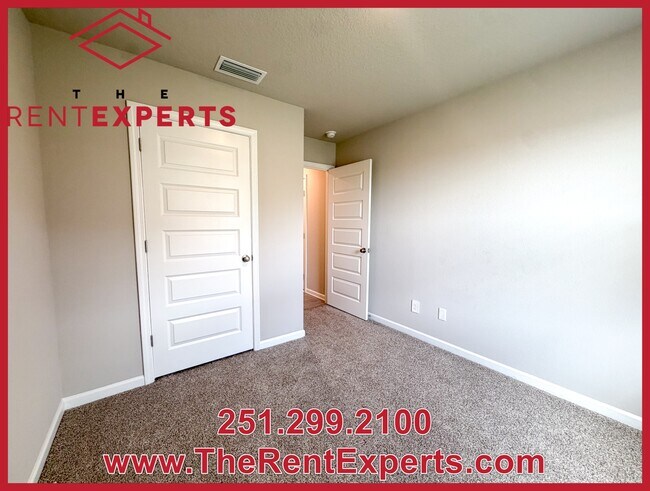 Building Photo - 2613 Windmere Dr E