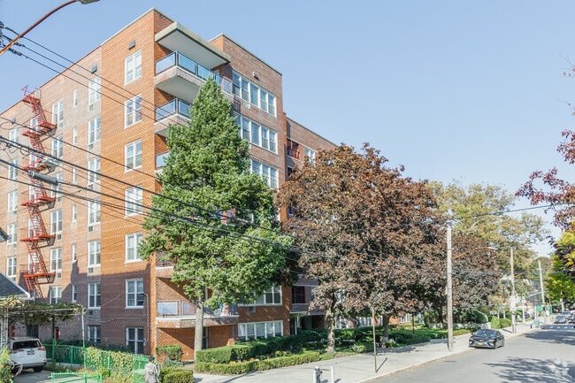 Primary Photo - Belcrest House Apartments