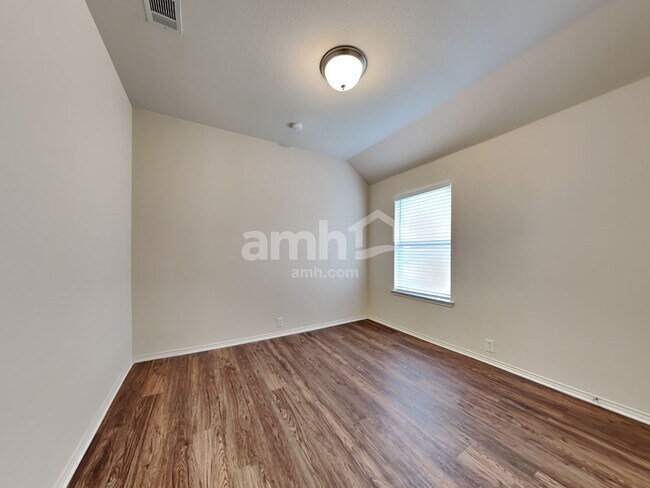 Building Photo - 1356 Napa Dr