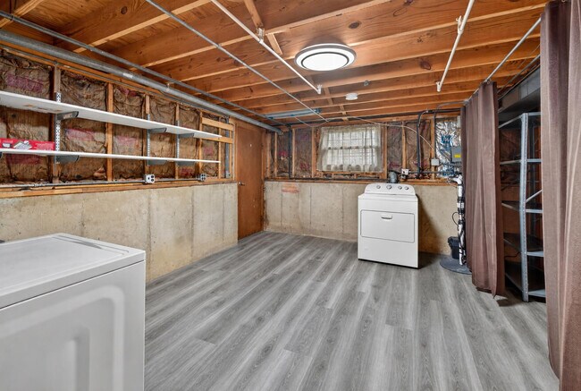Building Photo - 135 Jeffery Ln