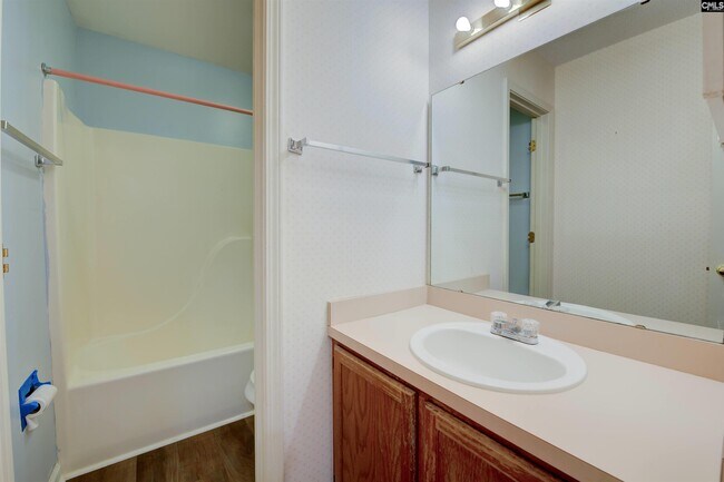 Building Photo - 106 Huntcliff Dr