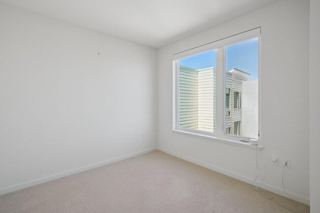 Building Photo - 10 Innes Ct
