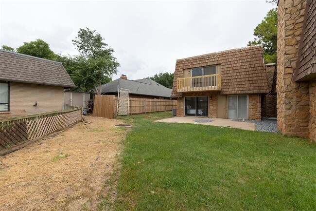 Building Photo - 12508 Green Valley Dr