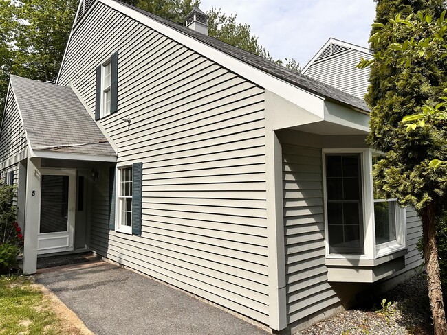 Building Photo - 5 Settlers Ct