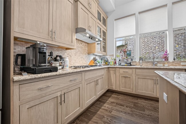 Building Photo - 2703 Kinsley Oaks Dr