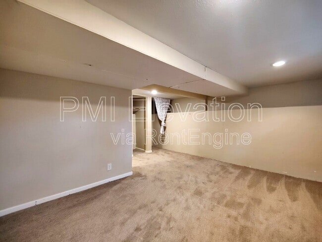 Building Photo - 4185 S Fox St