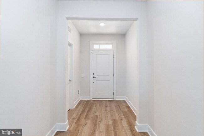 Building Photo - 1747 Riverbluff Ave