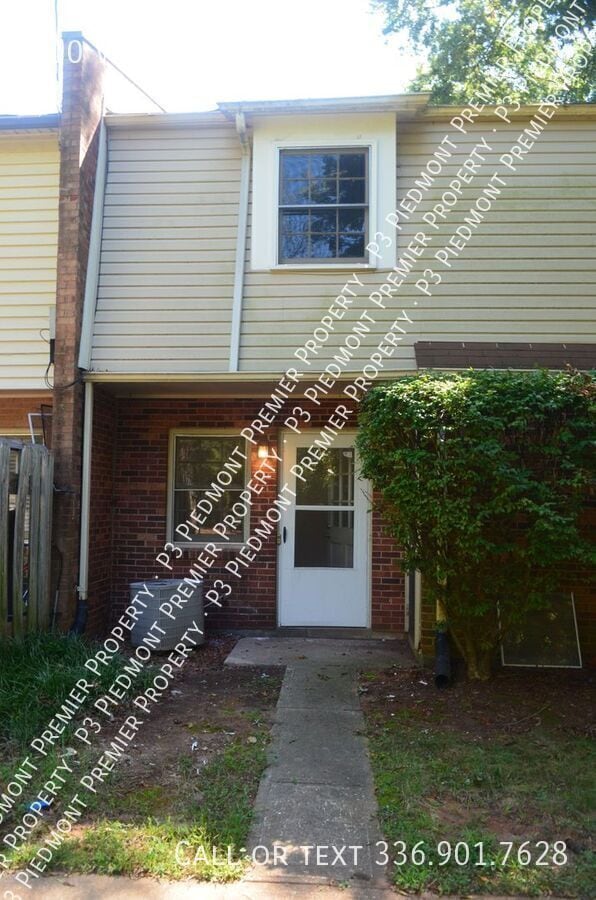 Building Photo - 210 Vineyard Park Rd