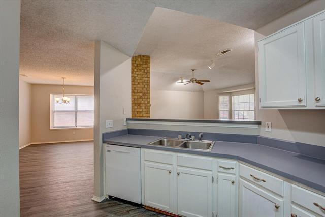 Building Photo - 406 Valley Spring Dr