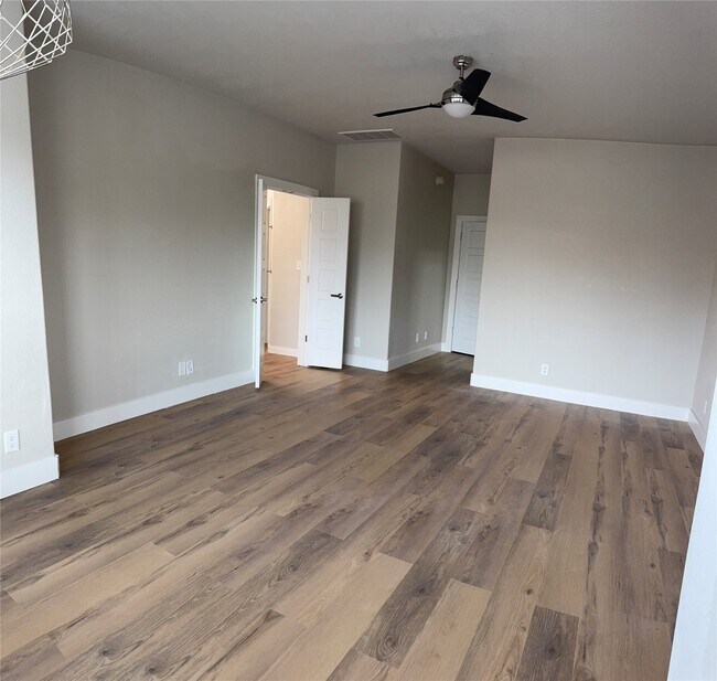 Building Photo - 9935 Clear Diamond Dr