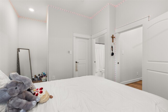 Building Photo - 3559 Pebble Beach Blvd